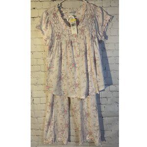 Miss Elaine Two Piece Pajama Set M NWT